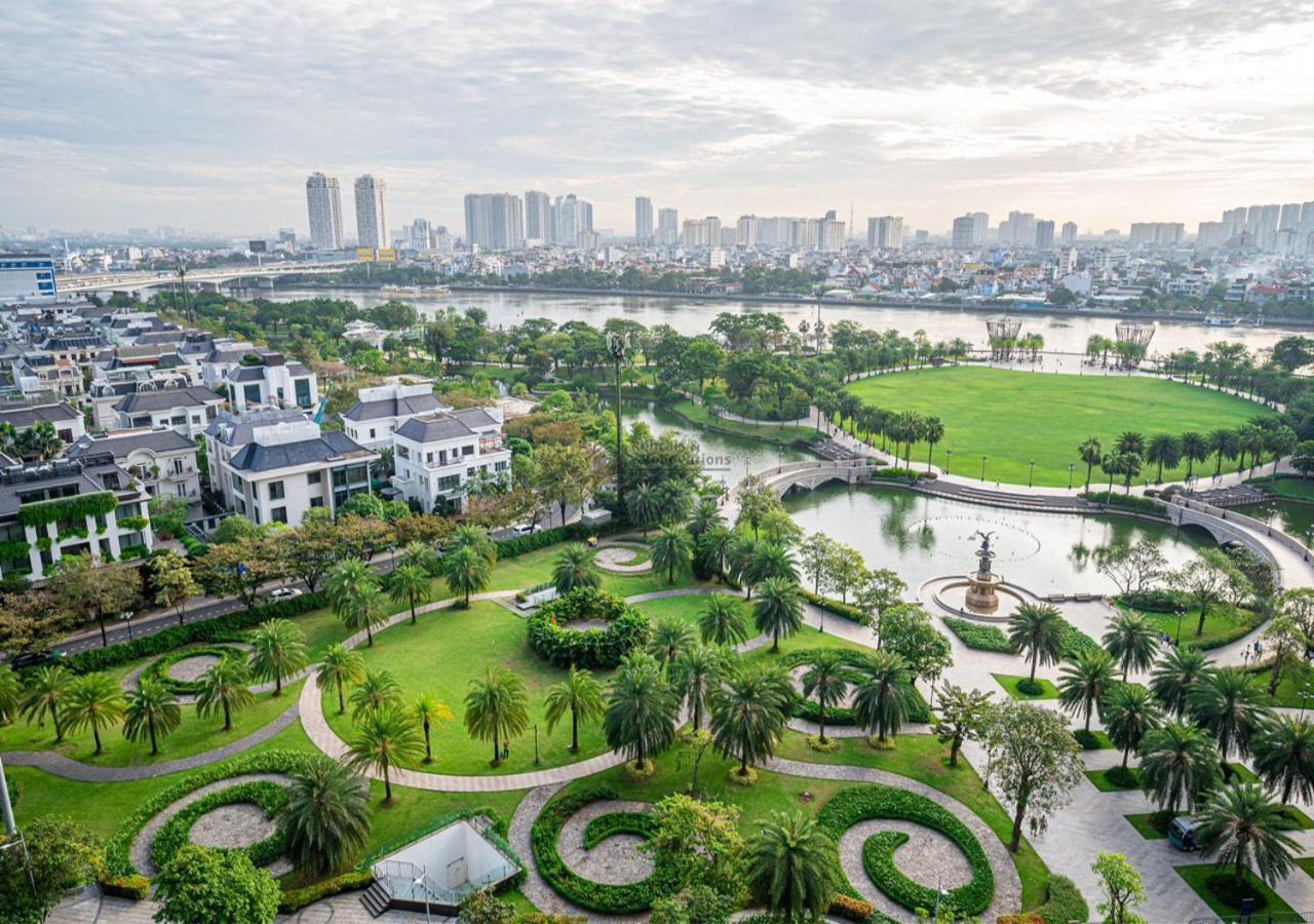 The Landmark Luxury Vinhomes - The Buildings Nearby Landmark 81 * Ho Chi Minh City