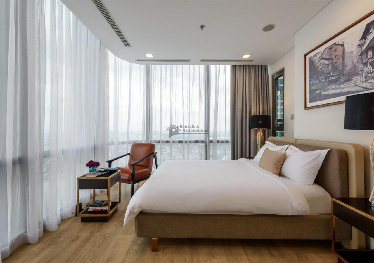 The Landmark Luxury Vinhomes - The Buildings Nearby Landmark 81 *