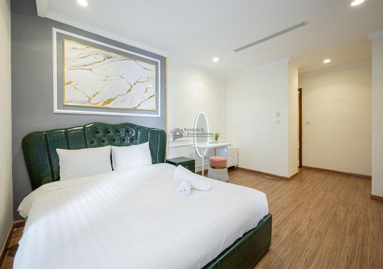 The Landmark Luxury Vinhomes - The Buildings Nearby Landmark 81 *